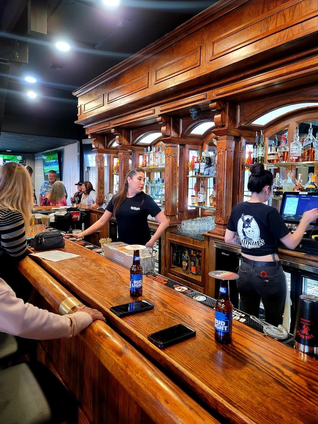 Donkeys Bar and Grill | restaurant | 1000 Kansas Ave, Modesto, CA 95351, USA | 2094088570 OR +1 209-408-8570