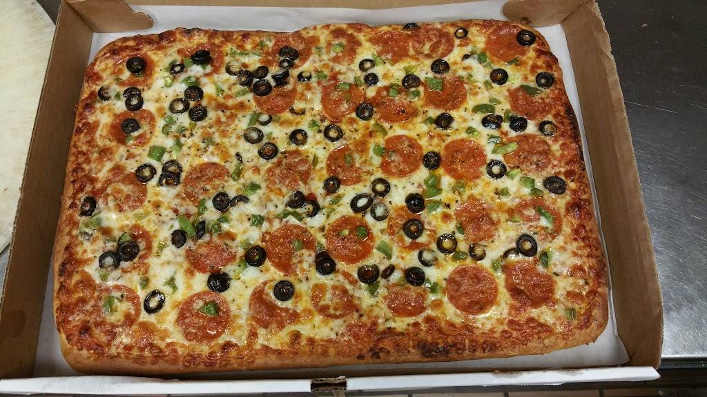 New England House of Pizza | restaurant | 133 Howard St, Braintree, MA 02184, USA | 7818497771 OR +1 781-849-7771