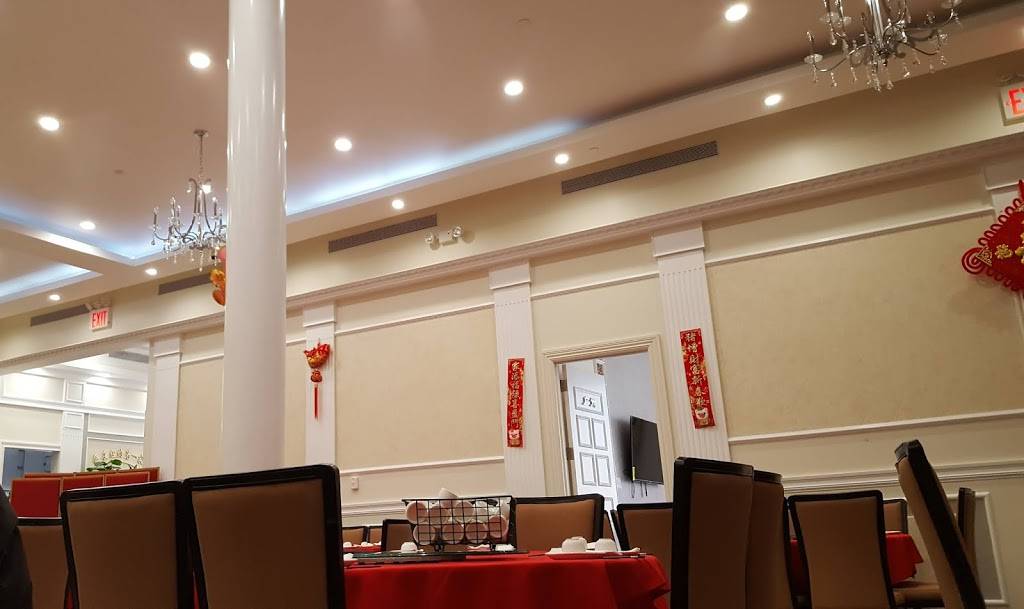 Golden Palace | restaurant | 4120 Delong St, Flushing, NY 11355, USA | 7188869588 OR +1 718-886-9588