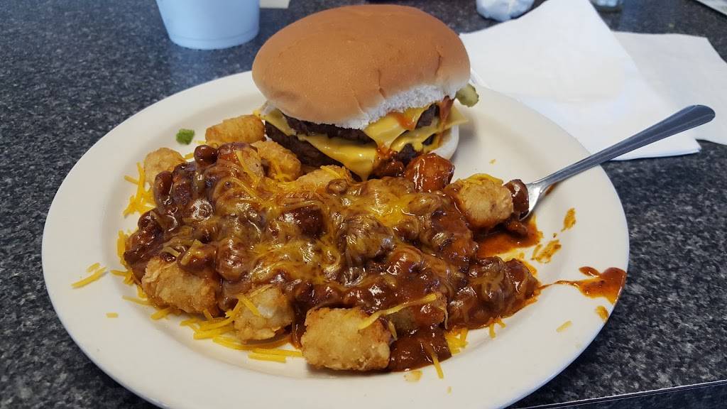 Snow White Drive in | restaurant | 1714 W Main St, Lebanon, TN 37087, USA | 6154434299 OR +1 615-443-4299