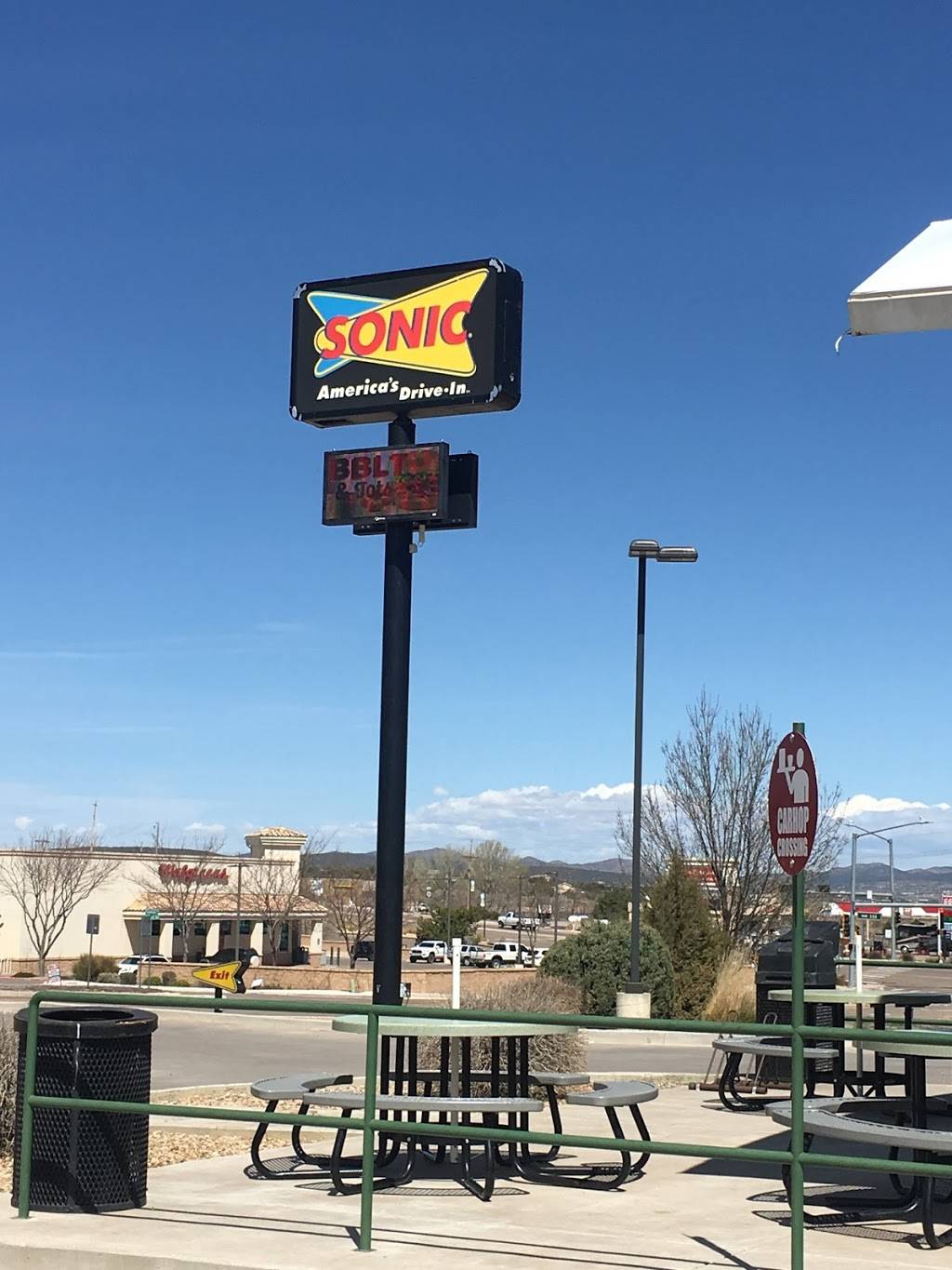 Sonic Drive-In | restaurant | 7 Edgewood Rd #7, Edgewood, NM 87015, USA | 5052813136 OR +1 505-281-3136