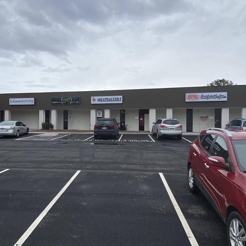 Chow Down Atl | restaurant | 3781 Presidential Pkwy Ste 300 A, Atlanta, GA 30340, USA | 4703959223 OR +1 470-395-9223