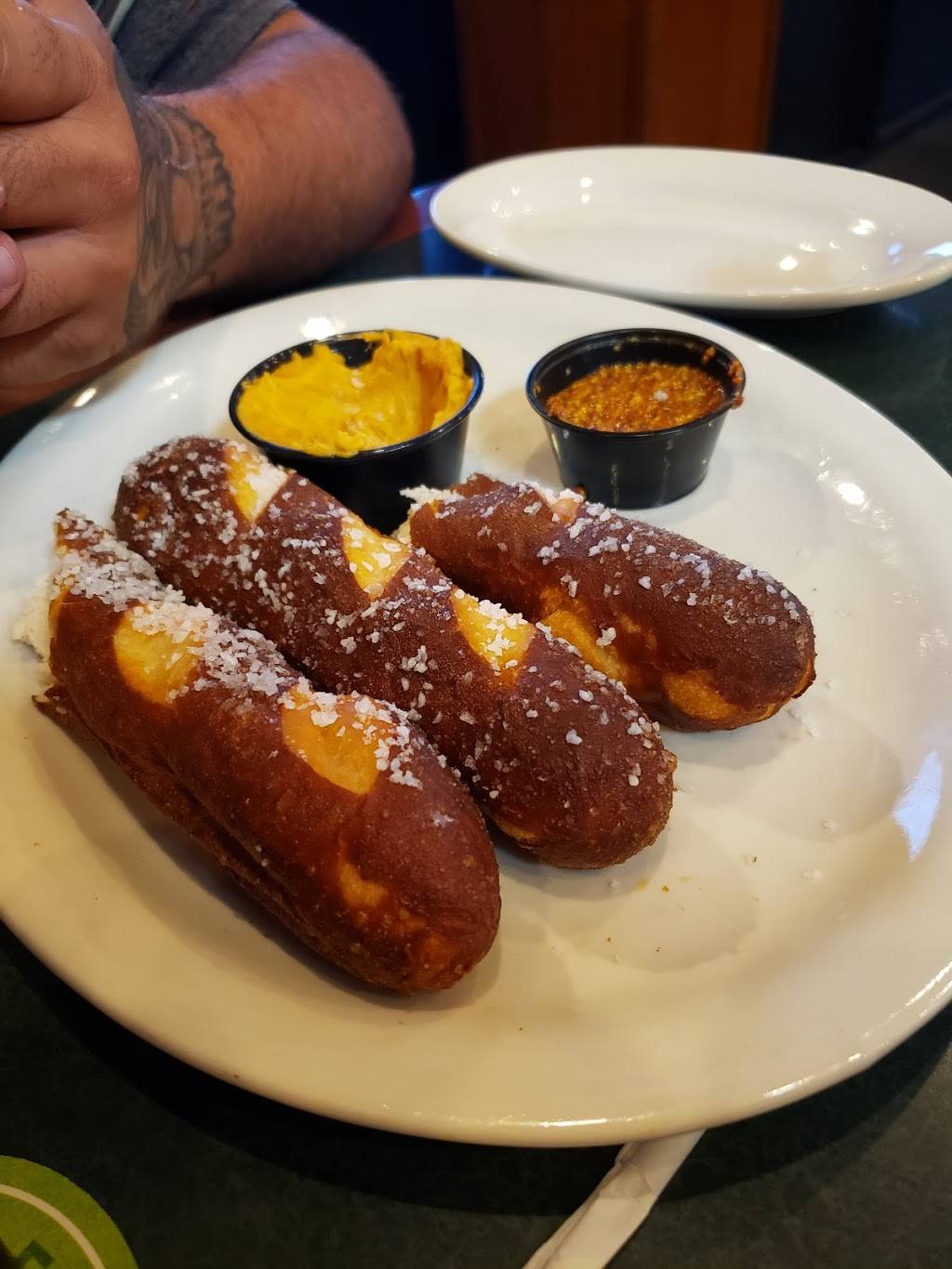 Berds Grill & Bar | restaurant | 500 Wessel Dr, Fairfield, OH 45014, USA | 5138057250 OR +1 513-805-7250