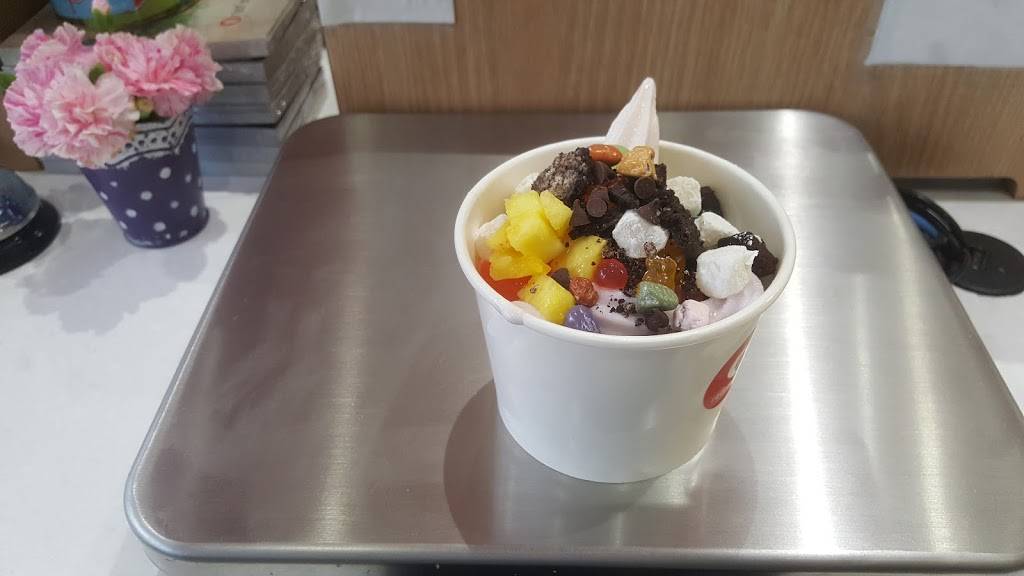 Red Mango | restaurant | 5609 Bay St, Emeryville, CA 94608, USA | 5104500791 OR +1 510-450-0791