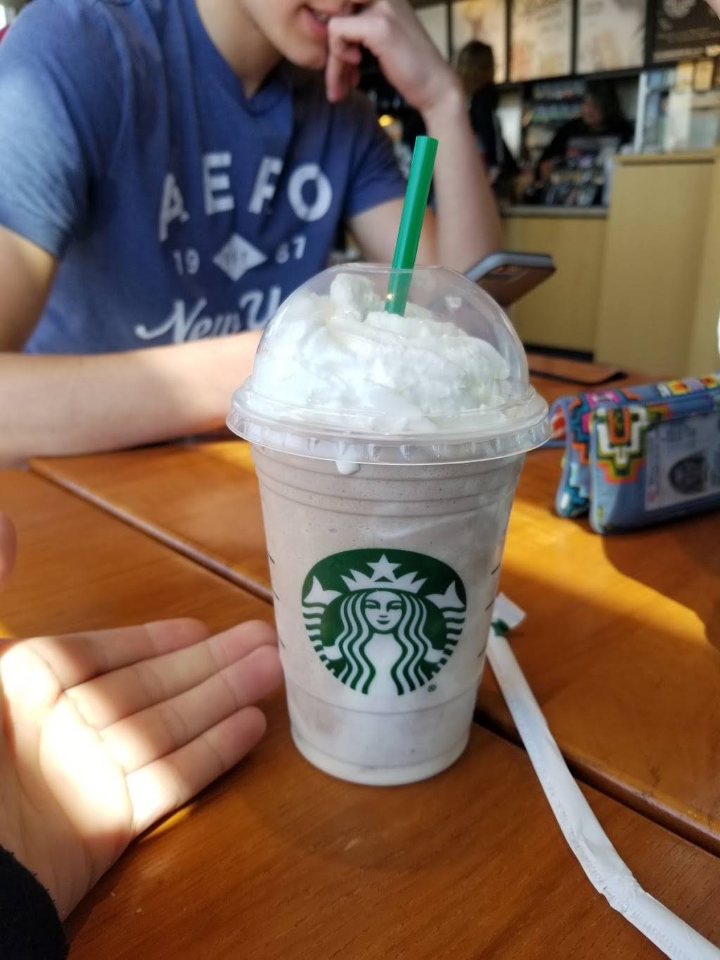 Starbucks | cafe | 615 S Military Ave, Green Bay, WI 54303, USA | 9204970810 OR +1 920-497-0810