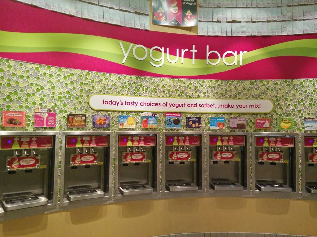 Menchies Frozen Yogurt | bakery | 32195 Temecula Pkwy Suite 102, Temecula, CA 92592, USA | 9513031600 OR +1 951-303-1600