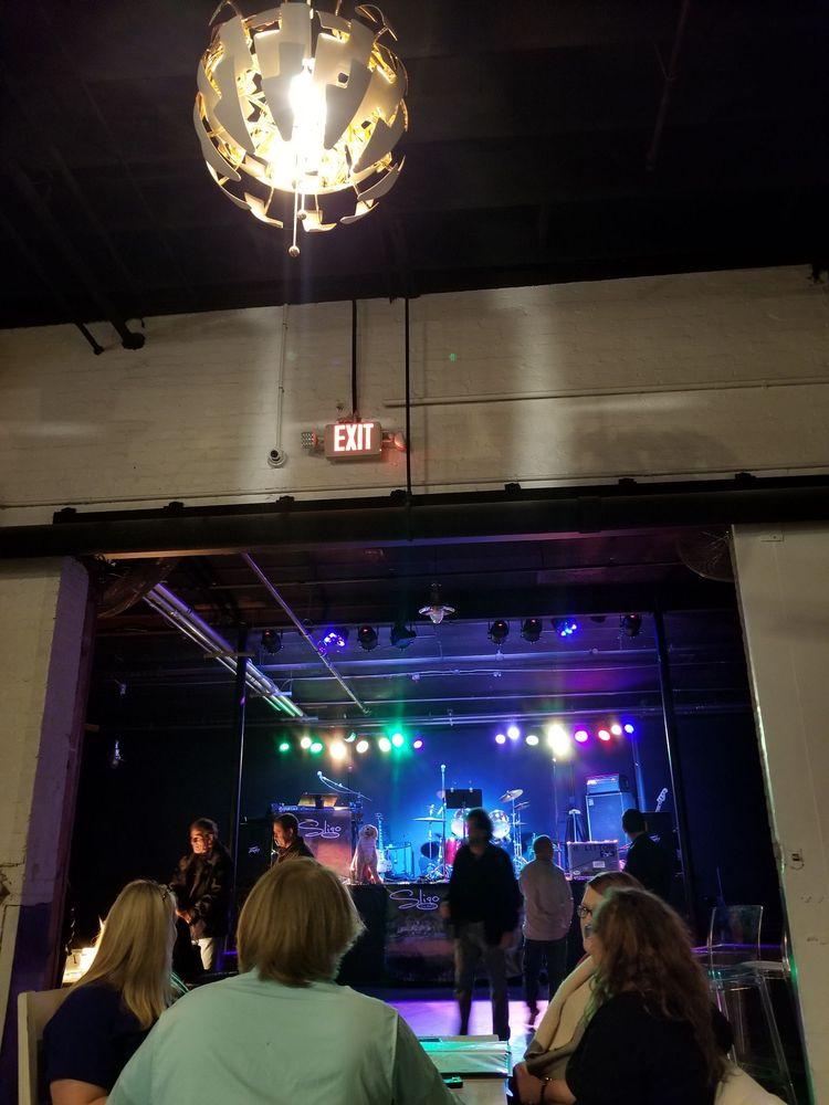 301 Downtown | restaurant | 301 Cotton Row, Cleveland, MS 38732, USA | 6625455187 OR +1 662-545-5187