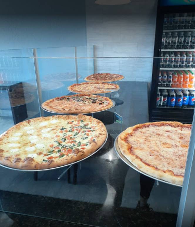 Ninas Pizzeria | restaurant | 1928 Fortune Rd, Kissimmee, FL 34744, USA | 4075134925 OR +1 407-513-4925