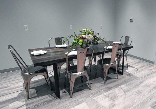 Garment Factory Events | restaurant | 101 E Wayne St, Franklin, IN 46131, USA | 3178688227 OR +1 317-868-8227