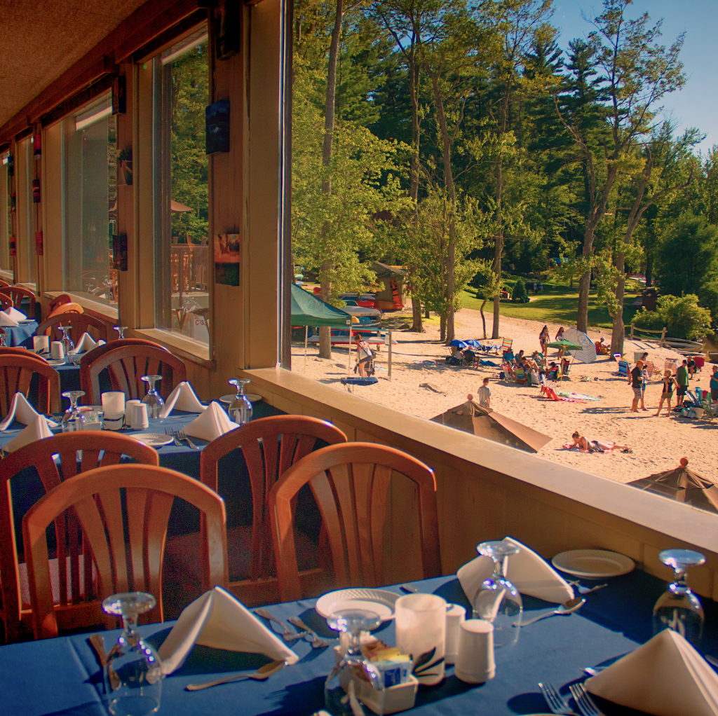 Lake Naomi Clubhouse | restaurant | 135 Miller Dr, Pocono Pines, PA 18350, USA | 5706462866 OR +1 570-646-2866