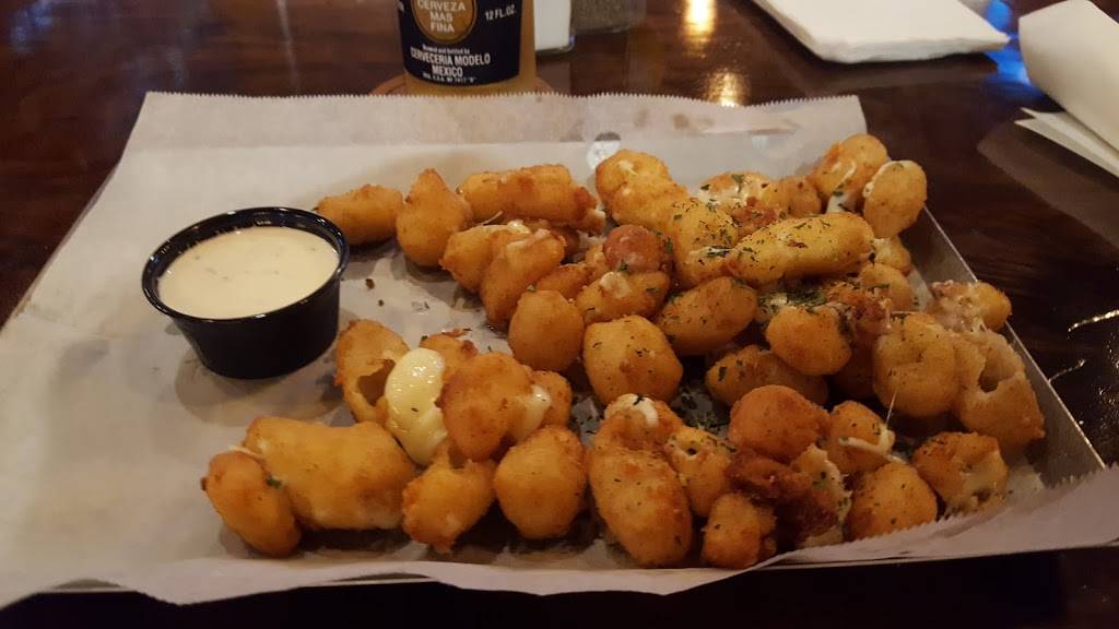 Burnt Barrel Social | restaurant | 508 Center Pkwy suite a, Yorkville, IL 60560, USA | 6308829116 OR +1 630-882-9116