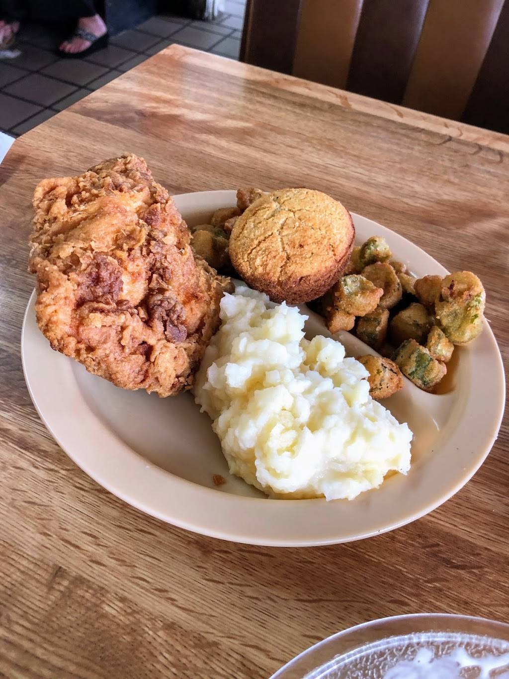 Front Porch/Prather Catering | restaurant | 302 N 2nd St, Booneville, MS 38829, USA | 6627289800 OR +1 662-728-9800