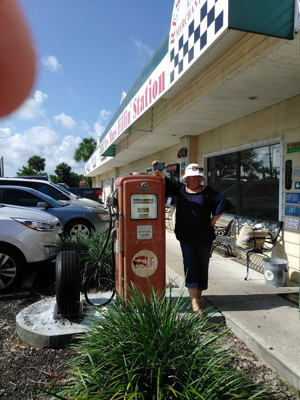 Mrs Macs Fillin Station | restaurant | 951 Old Dixie Hwy, Vero Beach, FL 32960, USA | 7725648400 OR +1 772-564-8400