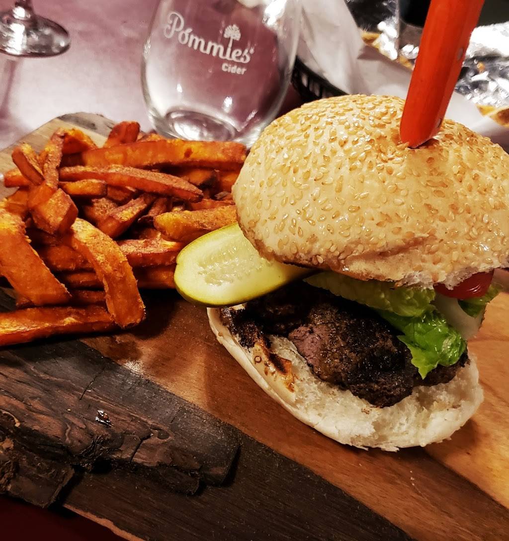 FanJoy Restaurant & Bar | restaurant | 100 Trafalgar Rd N, Hillsburgh, ON N0B 1Z0, Canada | 5193080900 OR +1 519-308-0900