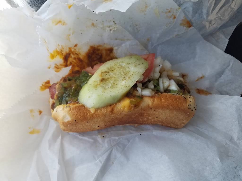 Fat Johnnies Famous Red Hots | restaurant | 7242 S Western Ave, Chicago, IL 60636, USA | 7736338196 OR +1 773-633-8196