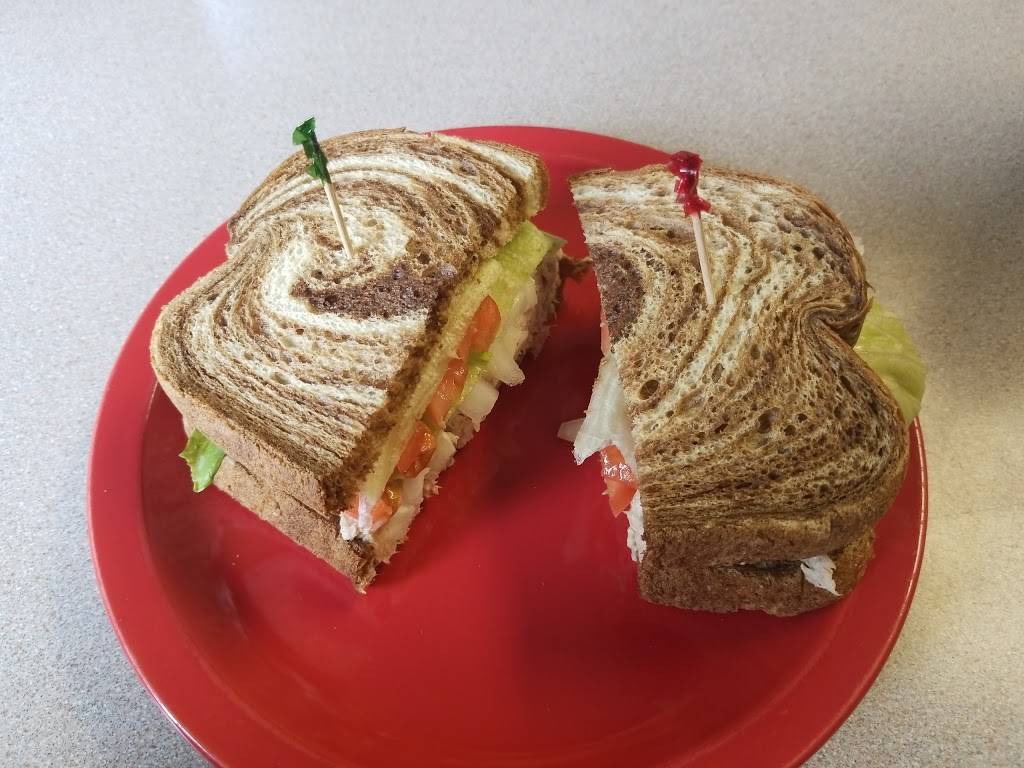 Clear Spring Country Diner | restaurant | 11855 National Pike, Clear Spring, MD 21722, USA | 3018420214 OR +1 301-842-0214