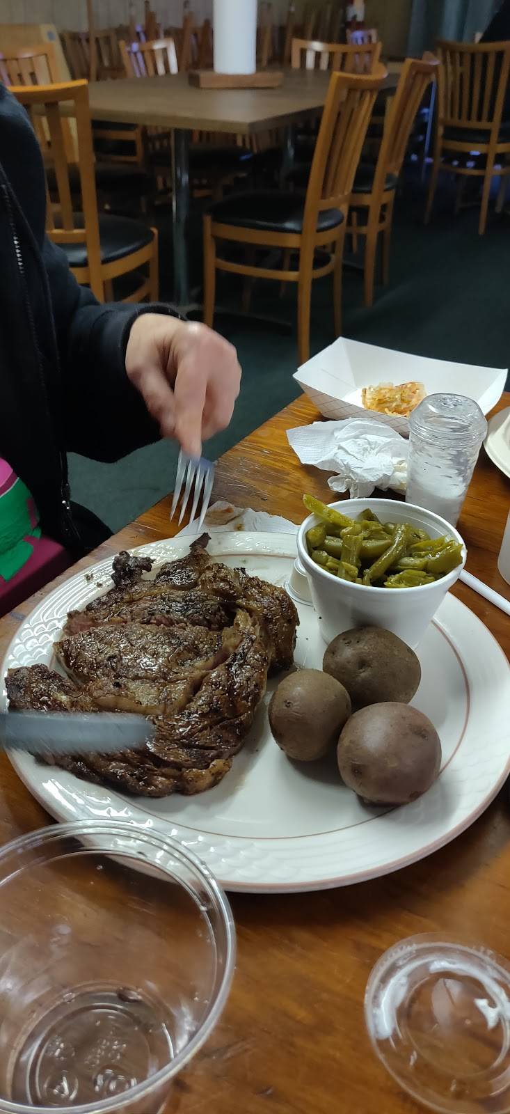 Palm Gardens Restaurant and Marina | restaurant | 1661 Palm Garden St, Tavares, FL 32778, USA | 3523432024 OR +1 352-343-2024