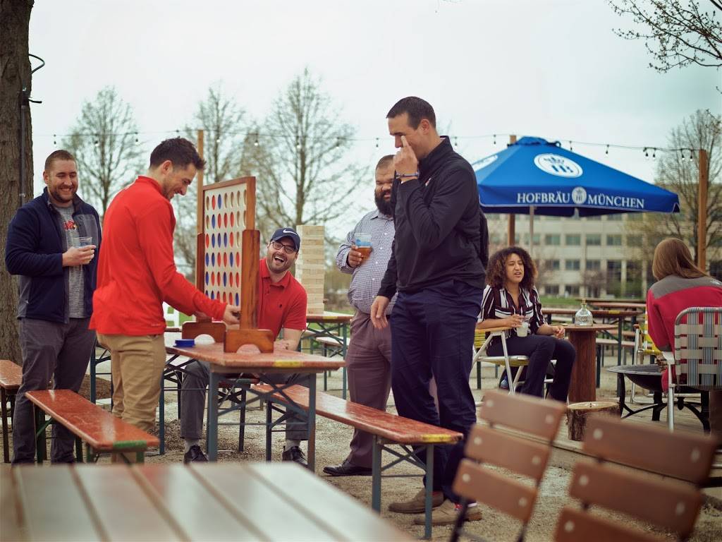 Hideaway Brew Garden | restaurant | Village Green, 5510 Prairie Stone Pkwy, Hoffman Estates, IL 60192, USA | 8476492221 OR +1 847-649-2221