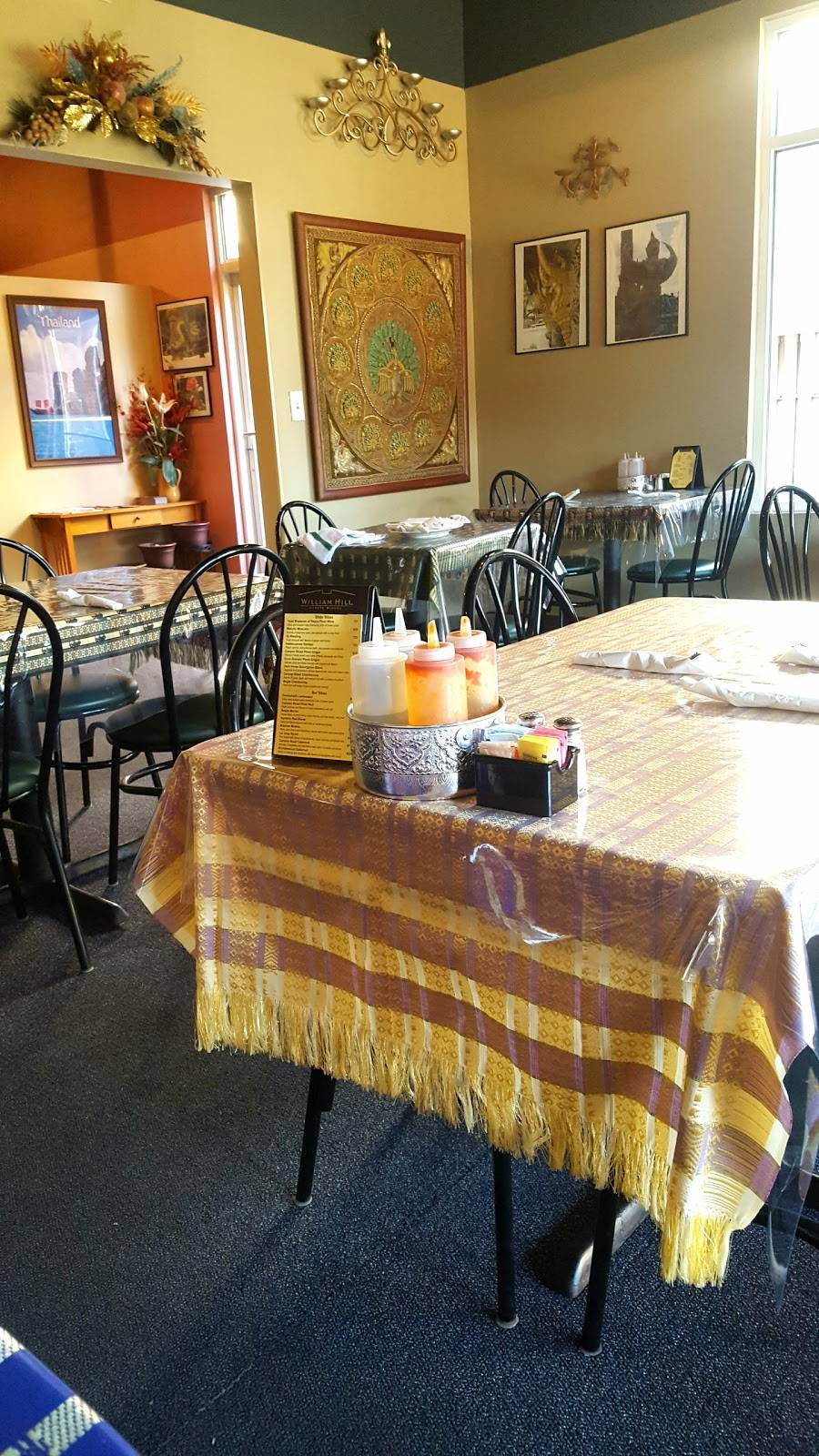 Thai Taste University | restaurant | 2025 E Arbors Dr # 230, Charlotte, NC 28262, USA | 7046889179 OR +1 704-688-9179