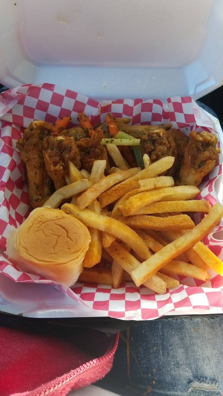 JusWings & More | restaurant | 5973 Knight Arnold Rd, Memphis, TN 38115, USA | 9017468495 OR +1 901-746-8495