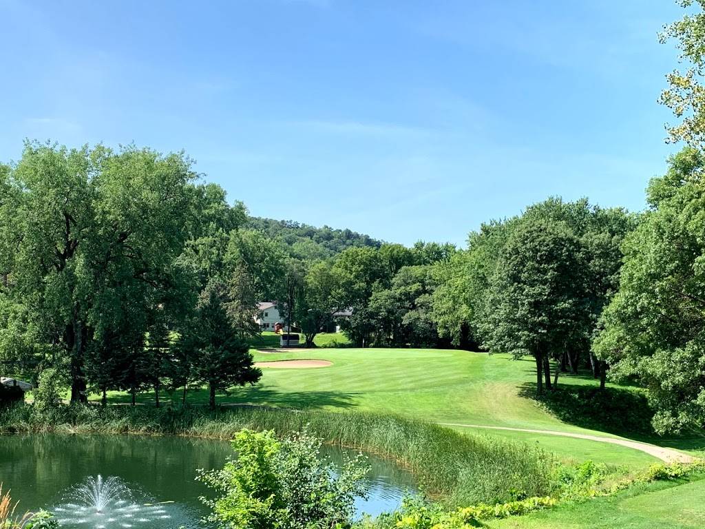Red Wing Golf Course | restaurant | 1311 W 6th St, Red Wing, MN 55066, USA | 6513889524 OR +1 651-388-9524