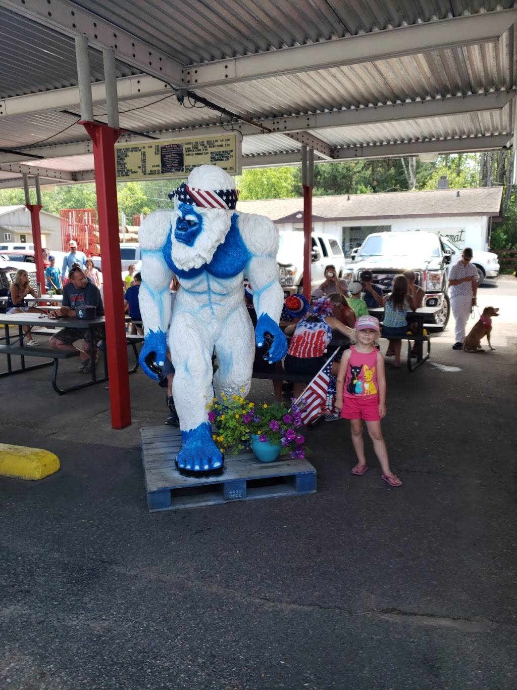 Yetis Drive-In | restaurant | 104 E Pioneer St, Crandon, WI 54520, USA | 7154785430 OR +1 715-478-5430