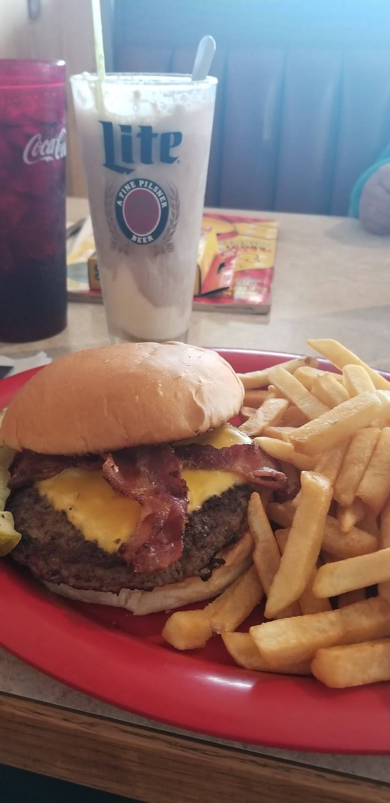 Oak Roads Grill & Bar | restaurant | 2351 181st Ave NW, Cedar, MN 55011, USA | 7637533900 OR +1 763-753-3900