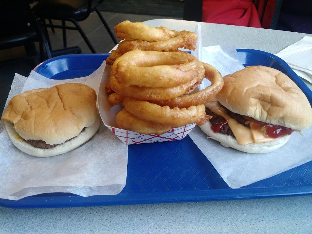 Harmons Lunch | restaurant | 144 Gray Rd, Falmouth, ME 04105, USA | 2077979857 OR +1 207-797-9857