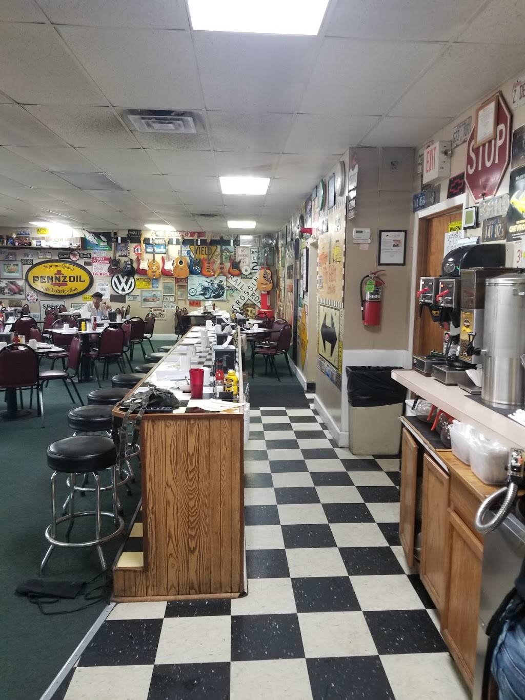 Fillin Station | restaurant | 2400 Washington Rd, Washington, IL 61571, USA | 3097179069 OR +1 309-717-9069