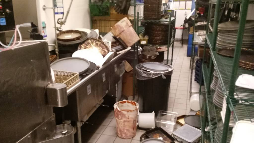 Pizza Hut | meal takeaway | 10420 W Cheyenne Ave #110, Las Vegas, NV 89129, USA | 7023959011 OR +1 702-395-9011