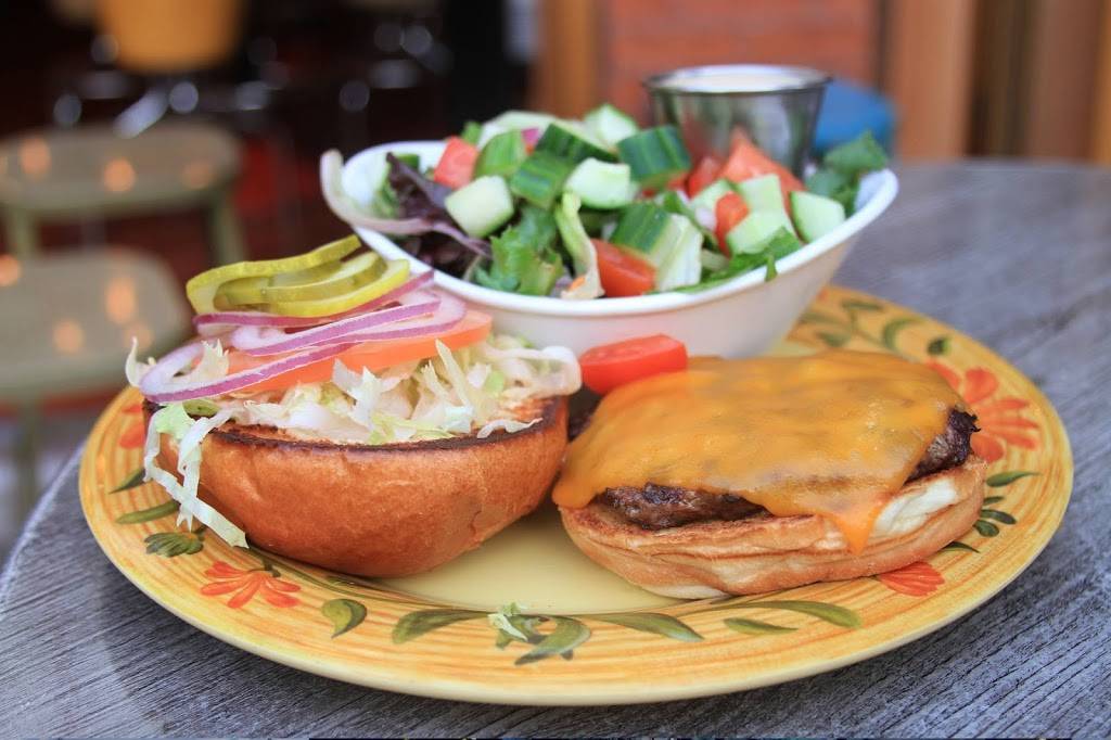 Woodies Flat | restaurant | 1535 N Wells St, Chicago, IL 60610, USA | 3126430093 OR +1 312-643-0093