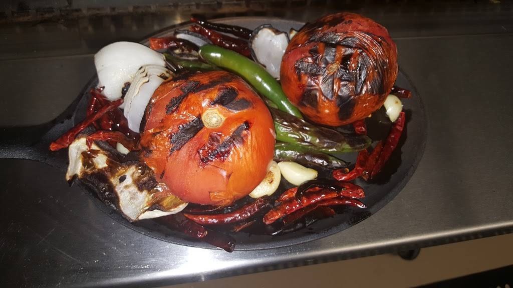 Hacienda El Mirador | restaurant | 5805 N Humboldt Ave, Peoria, IL 61614, USA | 3098392820 OR +1 309-839-2820