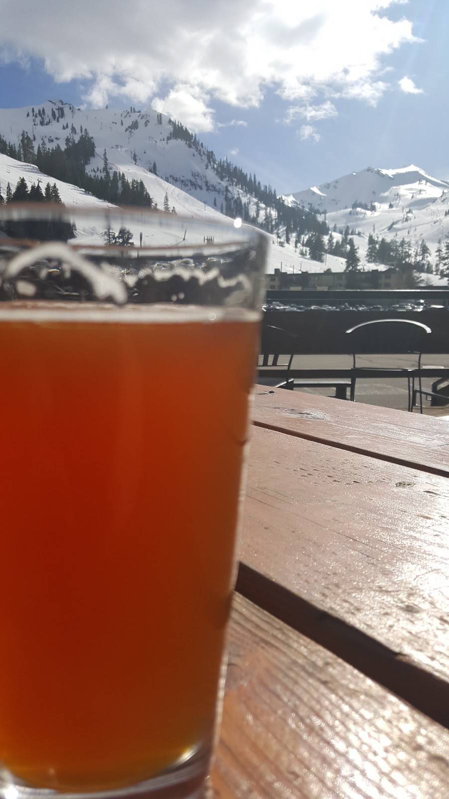 Cornice Cantina | restaurant | 1725 Squaw Loop Rd., Olympic Valley, CA 96146, USA | 5304524362 OR +1 530-452-4362