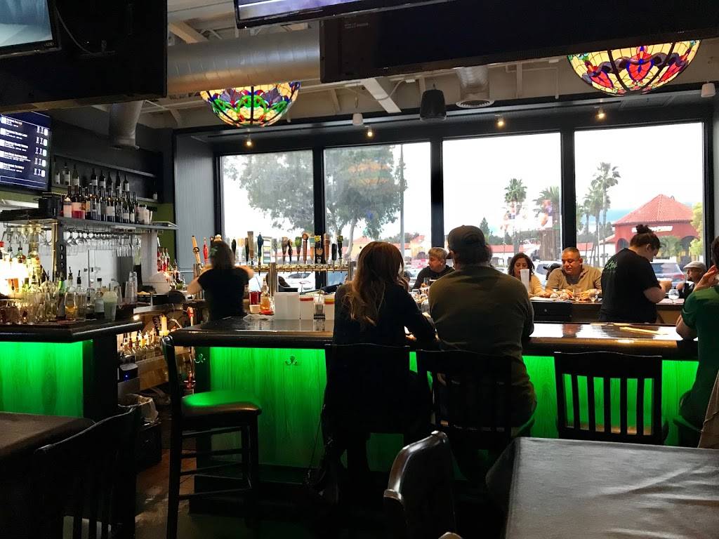 Coltons Social House | restaurant | 1150 Shaw Ave, Clovis, CA 93612, USA | 5597216655 OR +1 559-721-6655