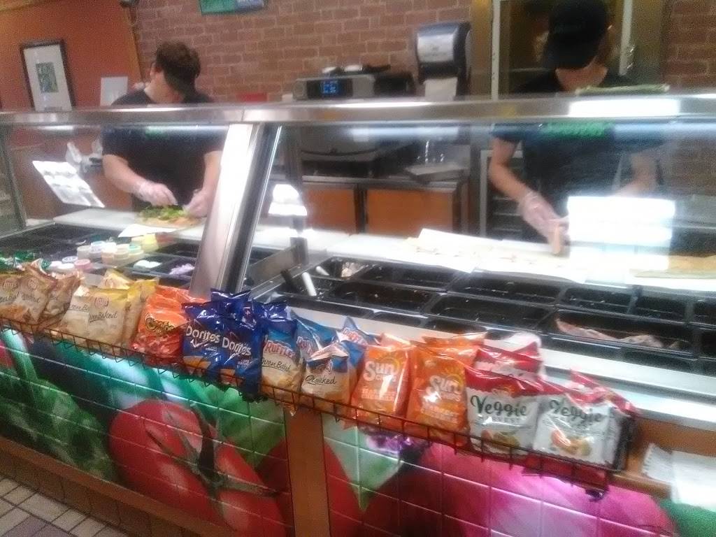 Subway Restaurants | restaurant | 6132-4 Merrill Rd, Jacksonville, FL 32277, USA | 9047438474 OR +1 904-743-8474