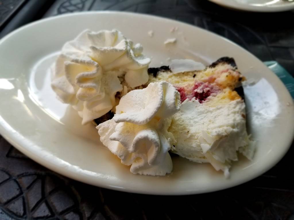 The Cheesecake Factory | restaurant | 160 Walt Whitman Rd, Huntington, NY 11746, USA | 6312718200 OR +1 631-271-8200