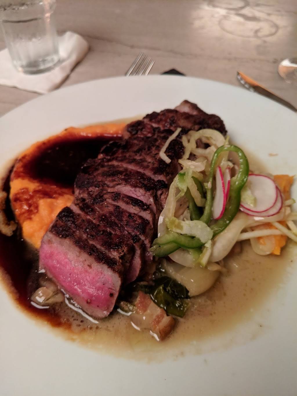 Meeting Place | restaurant | 1274 Market St, Chattanooga, TN 37402, USA | 4232664571 OR +1 423-266-4571