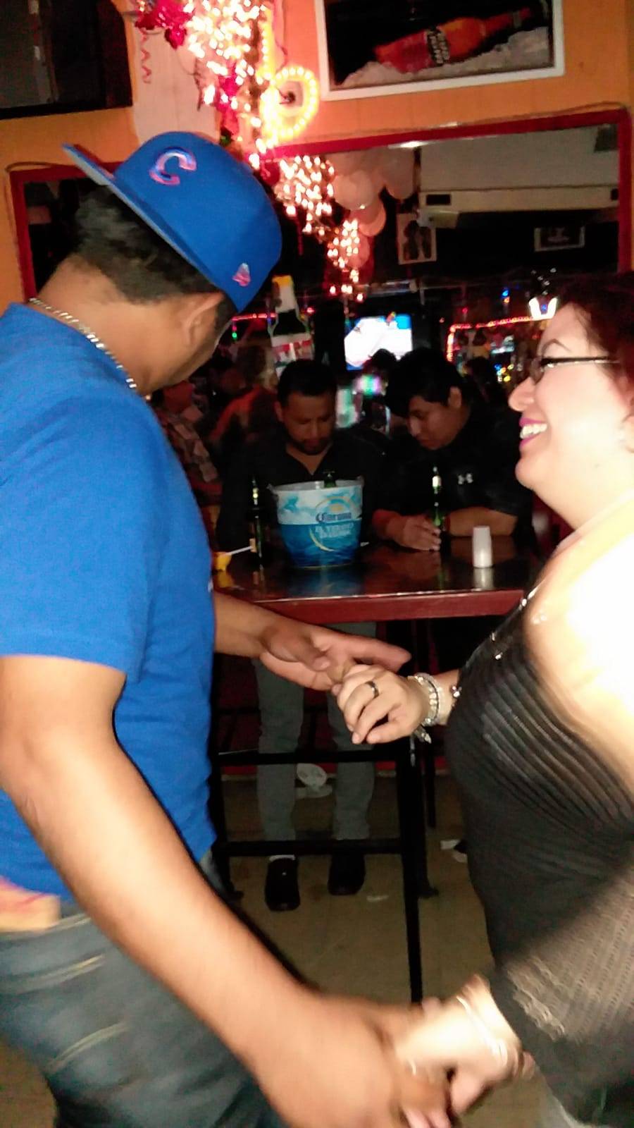 La Reyna Del Sur | restaurant | 1417 S Central Ave, Cicero, IL 60804, USA | 7082989479 OR +1 708-298-9479