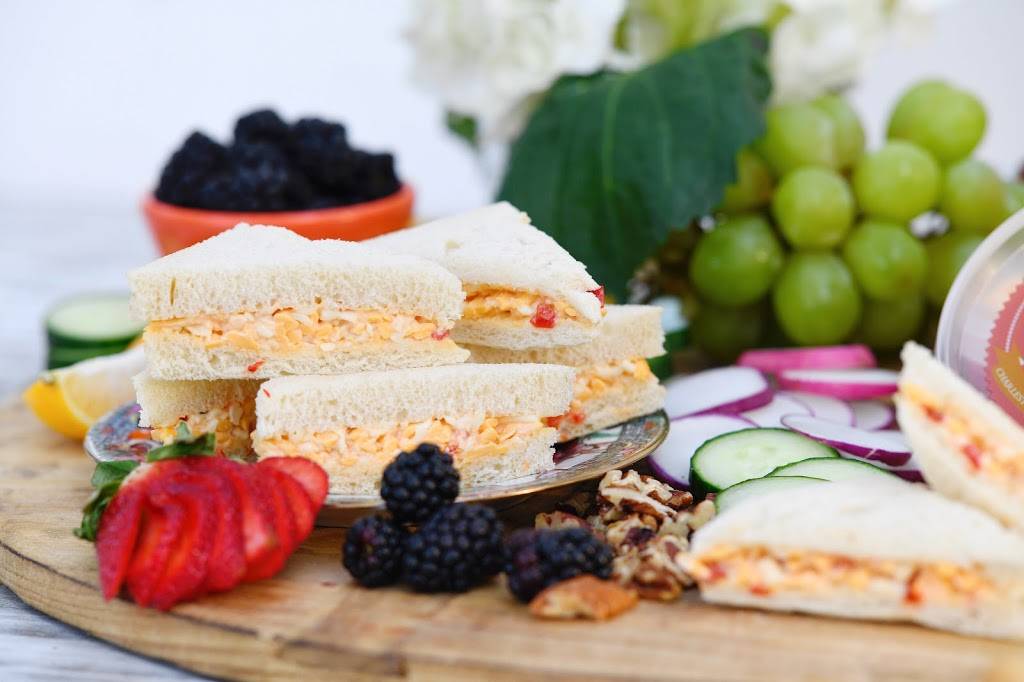 Callies Hot Little Biscuit HQ | restaurant | 1895 Ave F, North Charleston, SC 29405, USA | 8435771198 OR +1 843-577-1198