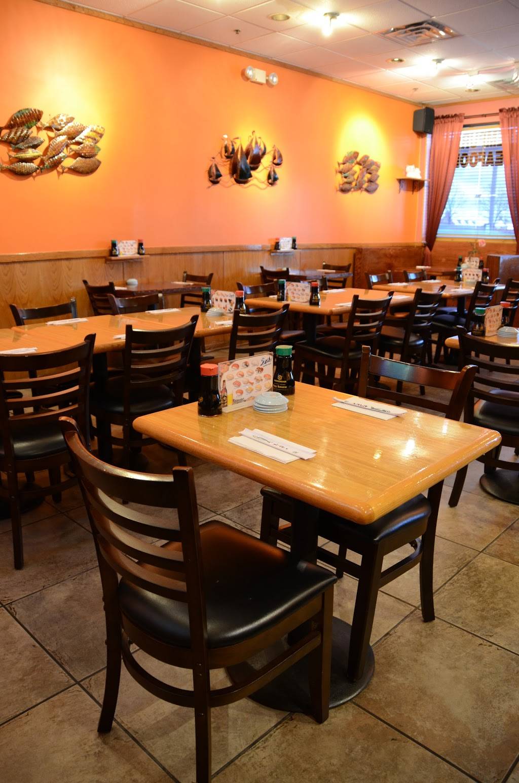 Sushi Bar & Japanese Restaurant | restaurant | 369 West Army Trail Road, Bloomingdale, IL 60108, USA | 6308949088 OR +1 630-894-9088