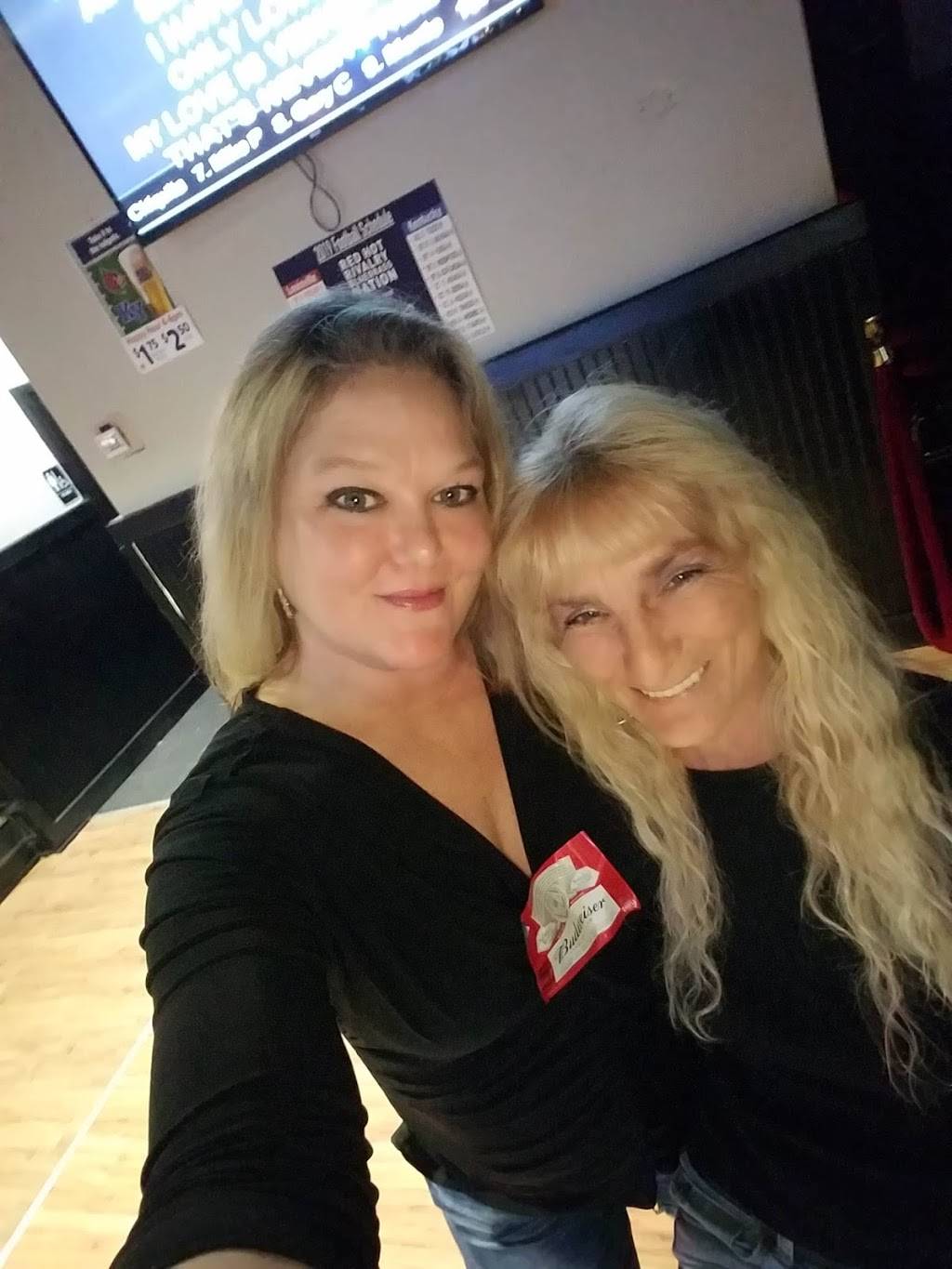 MG’s Prime Time Cafe | restaurant | 7017 Global Dr, Louisville, KY 40258, USA | 5023330719 OR +1 502-333-0719