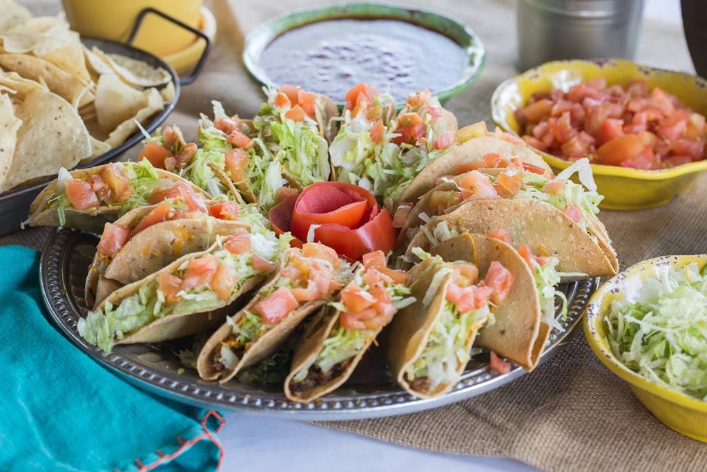 Someburros | restaurant | 3461 W Frye Rd, Chandler, AZ 85226, USA | 4807268226 OR +1 480-726-8226