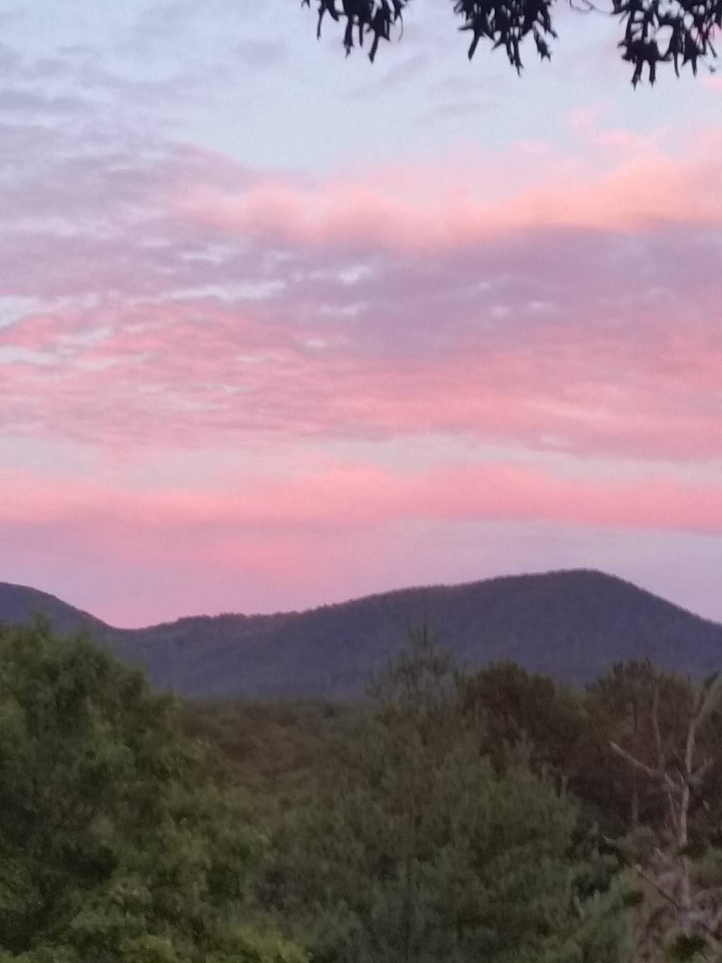 Mountain Creek Hideaway | restaurant | 108 Tall Pine Cir, Tellico Plains, TN 37385, USA | 4232617100 OR +1 423-261-7100