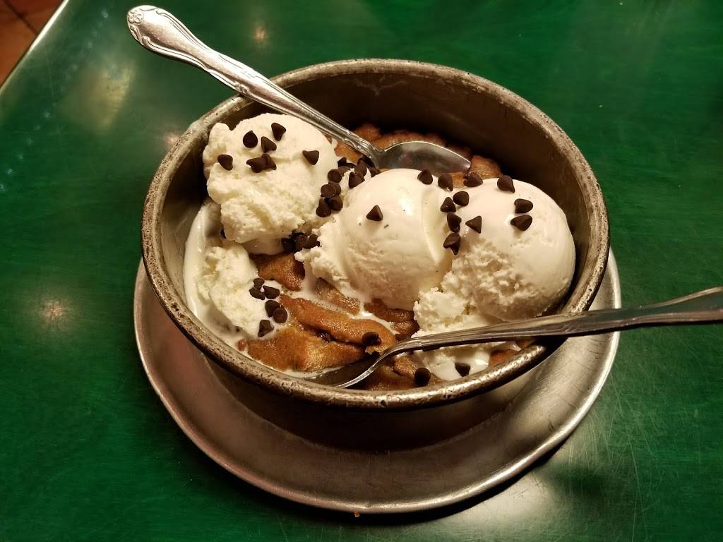 Oreganos Pizza Bistro | restaurant | 6738 W Bell Rd, Glendale, AZ 85308, USA | 6232231150 OR +1 623-223-1150