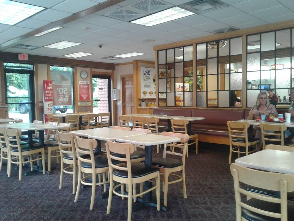 Wendys | restaurant | 3050 S Chase Ave, Milwaukee, WI 53207, USA | 4147449160 OR +1 414-744-9160