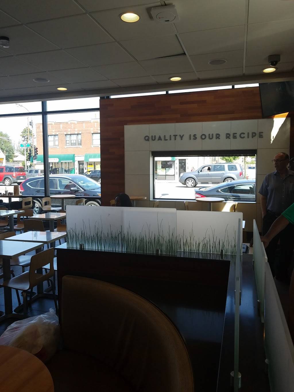 Wendys | restaurant | 8302 S Ashland Ave, Chicago, IL 60620, USA | 7732394071 OR +1 773-239-4071