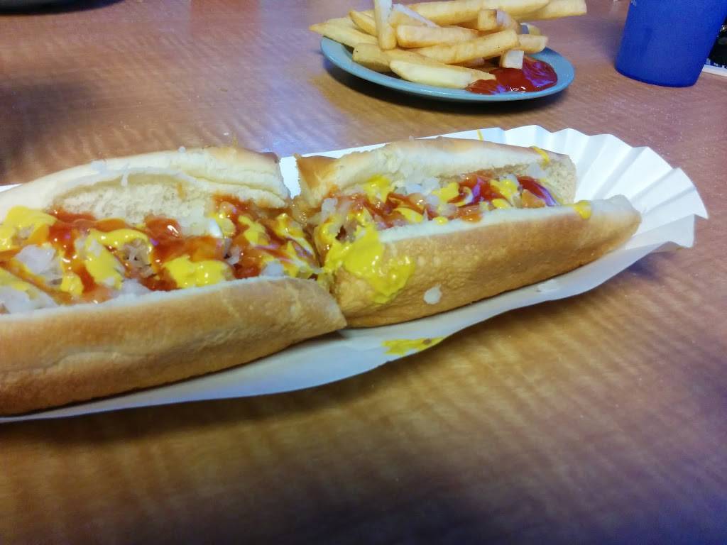 Guss Hot Dog King | restaurant | 10725 Jefferson Ave, Newport News, VA 23601, USA | 7575951630 OR +1 757-595-1630