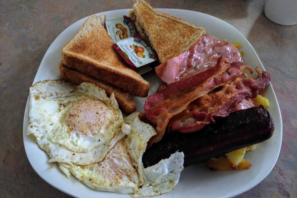 Square Plates Family Restaurant | restaurant | 836 Armour Rd, Peterborough, ON K9H 2A2, Canada | 7058768585 OR +1 705-876-8585