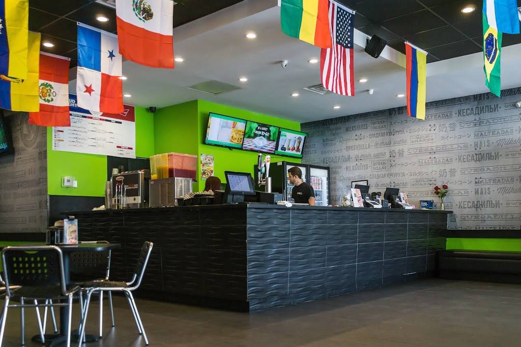Los Verdes Country walk | restaurant | 15455 SW 137th Ave, Miami, FL 33177, USA | 3052359516 OR +1 305-235-9516