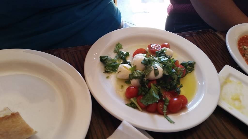 Palermo Pasta House | restaurant | 112 E Main St, Round Rock, TX 78664, USA | 5123693952 OR +1 512-369-3952